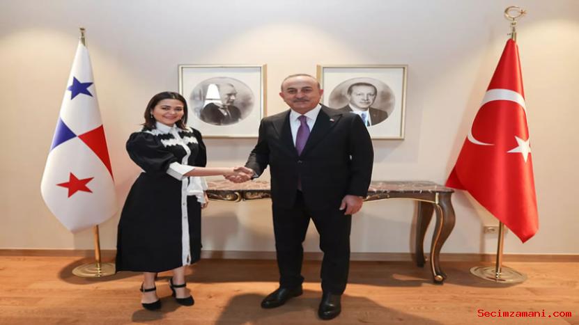 Bakan Çavuşoğlu, Panamalı Mevkidaşı Mencomo Görüştü