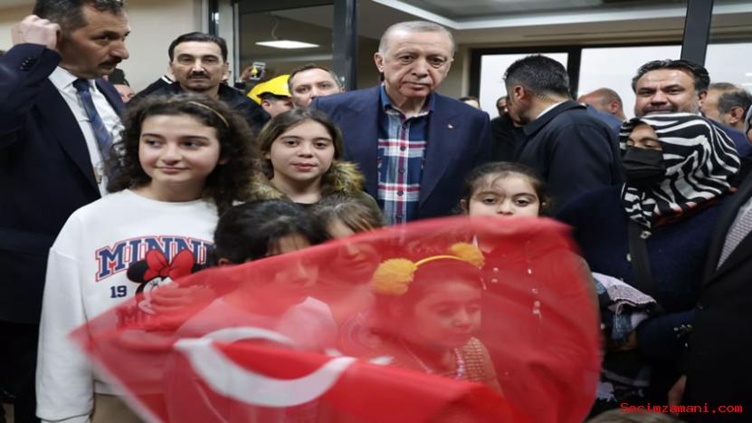 Cumhurbaşkanı Erdoğan, Balıkesir'de Depremzedelerle Bir Araya Geldi