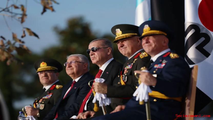 Cumhurbaşkanı Erdoğan, İstanbul Boğazı'nda Düzenlenen Cumhuriyet Bayramı Kutlama Etkinlikleri’ne Katıldı