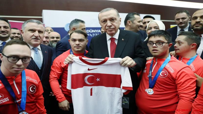 Cumhurbaşkanı Erdoğan, Futsal Milli Takımı'nı Kabul Etti