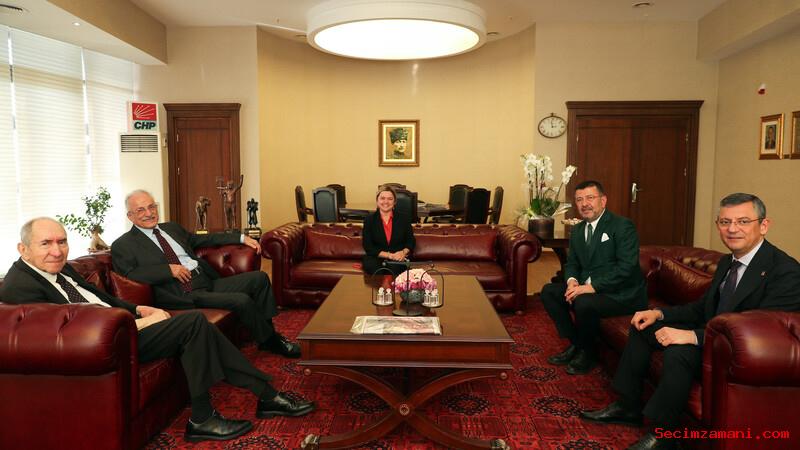 Chp Genel Başkanı Özgür Özel, Altan Öymen Ve Murat Karayalçın İle Bir Araya Geldi