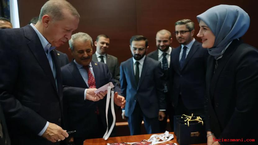 Cumhurbaşkanı Erdoğan, Ak Parti 4. Olağanüstü Büyük Kongresi Delege Kartını Teslim Aldı
