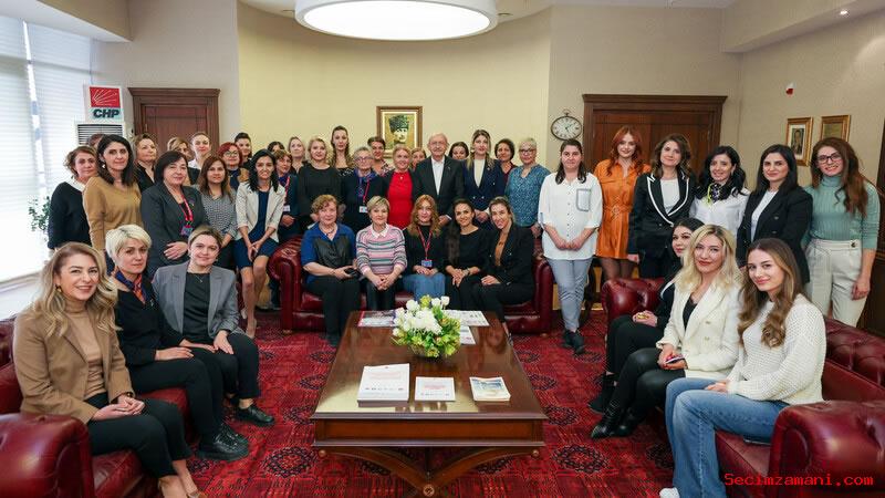 CHP Genel Başkanı ve Cumhurbaşkanı Adayı Kemal Kılıçdaroğlu, Genel Merkez Kadın Personeliyle Bir Araya Geldi