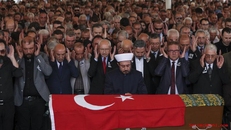 Chp Genel Başkanı Kemal Kılıçdaroğlu, Kenan Nuhut’un Cenaze Törenine Katıldı