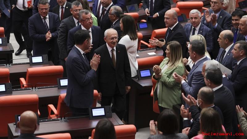 CHP Lideri Kılıçdaroğlu ve Tüm CHP Milletvekilleri Bu Ayki Maaşlarını Depremzedelere Gönderme Kararı Aldı