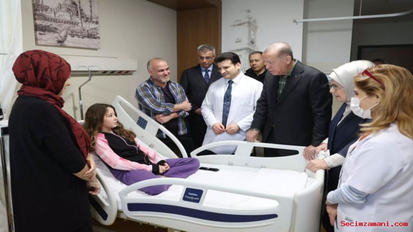 Cumhurbaşkanı Erdoğan, Başakşehir Çam ve Sakura Şehir Hastanesi’nde tedavi gören depremzedeleri ziyaret etti