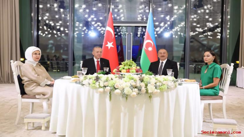 Cumhurbaşkanı Erdoğan, Azerbaycan'da Onuruna Verilen Yemeğe Katıldı