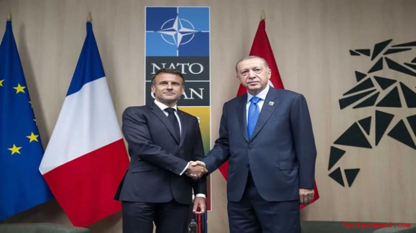 Cumhurbaşkanı Erdoğan, Fransa Cumhurbaşkanı Macron İle Bir Araya Geldi