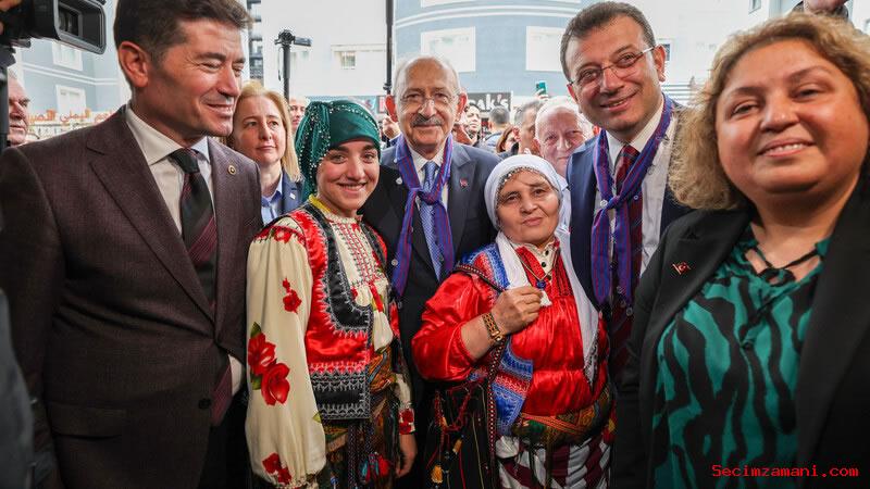 Chp Genel Başkanı Ve Cumhurbaşkanı Adayı Kemal Kılıçdaroğlu, Trabzon'da Kadın Üreticileri Pazarını Ziyaret Etti