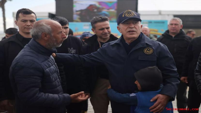 Bakan Akar, Nato'nun Kuracağı İkinci 4 Bin Kişilik Çadır Kentte İncelemelerde Bulundu