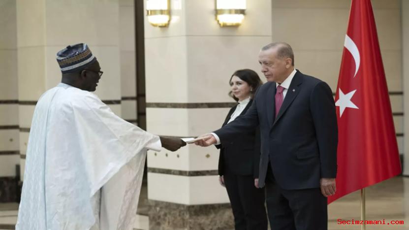 Cumhurbaşkanı Erdoğan, Gambiya Büyükelçisinin Sunduğu Güven Mektubunu Kabul Etti