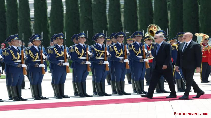 Cumhurbaşkanı Erdoğan, Azerbaycan Cumhurbaşkanı Aliyev Tarafından Resmî Törenle Karşılandı