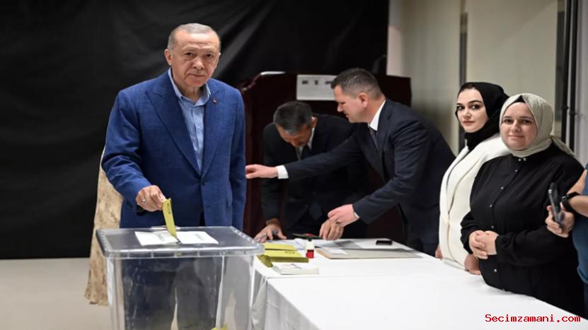 Cumhurbaşkanı Recep Tayyip Erdoğan, Cumhurbaşkanı Seçimi'nin İkinci Turunda Oyunu İstanbul'da Kullandı